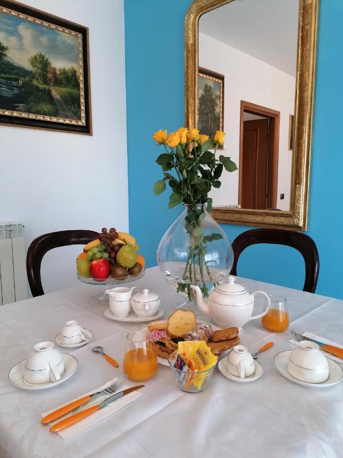 B&Byanet'S Beautiful House Civitavecchia Bagian luar foto
