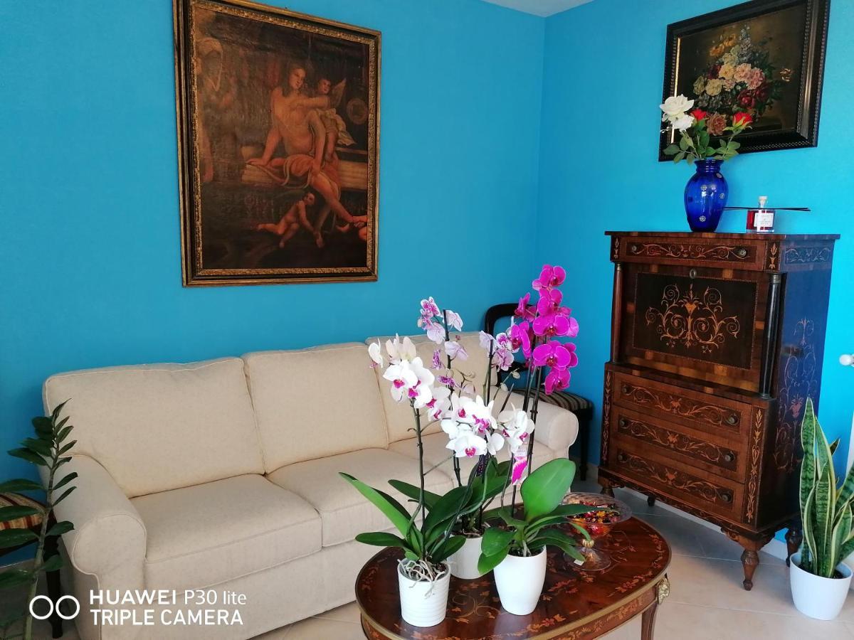 B&Byanet'S Beautiful House Civitavecchia Bagian luar foto