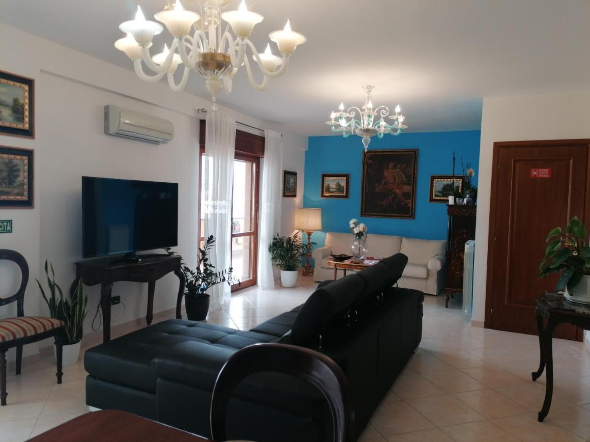 B&Byanet'S Beautiful House Civitavecchia Bagian luar foto