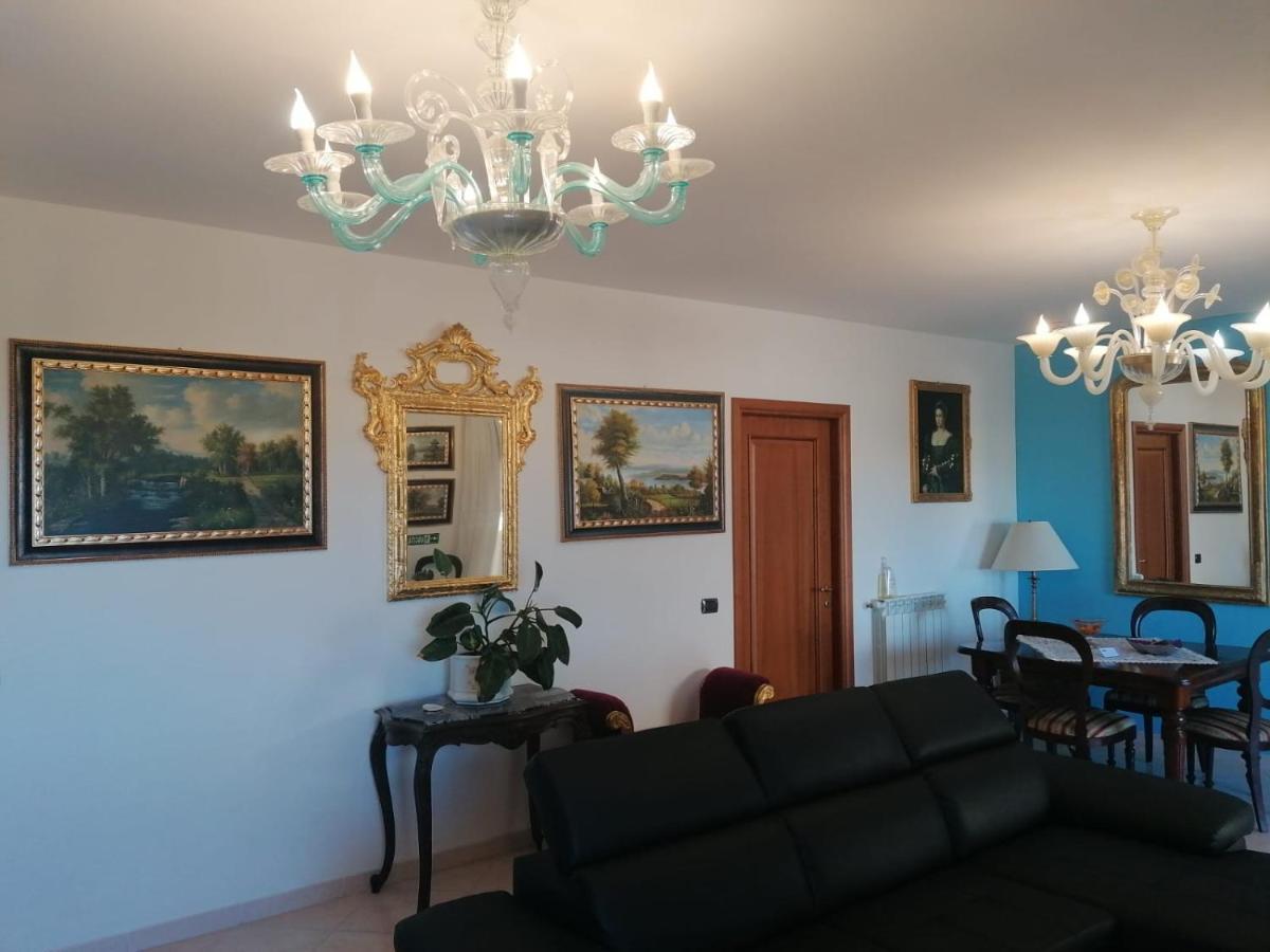 B&Byanet'S Beautiful House Civitavecchia Bagian luar foto