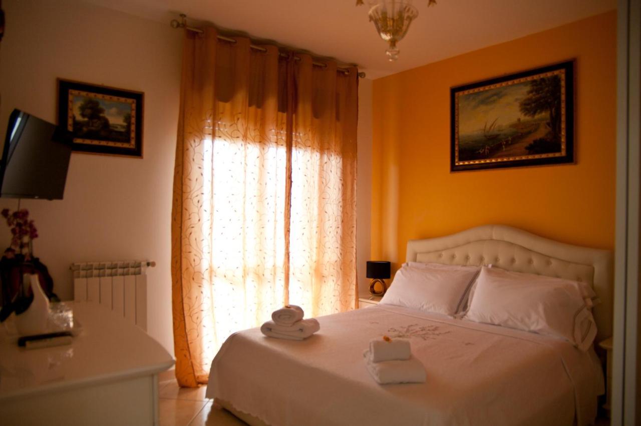 B&Byanet'S Beautiful House Civitavecchia Bagian luar foto