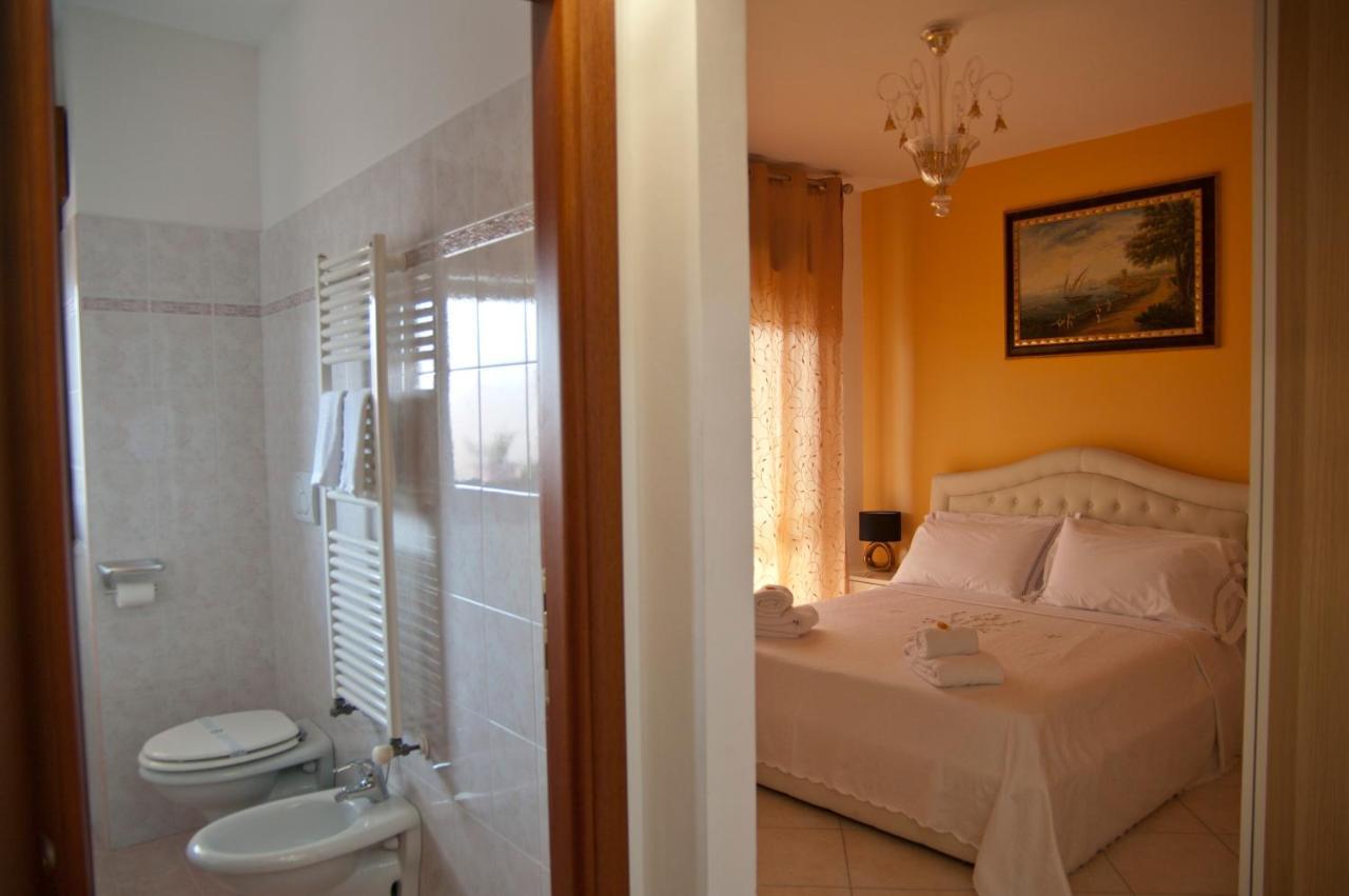 B&Byanet'S Beautiful House Civitavecchia Bagian luar foto