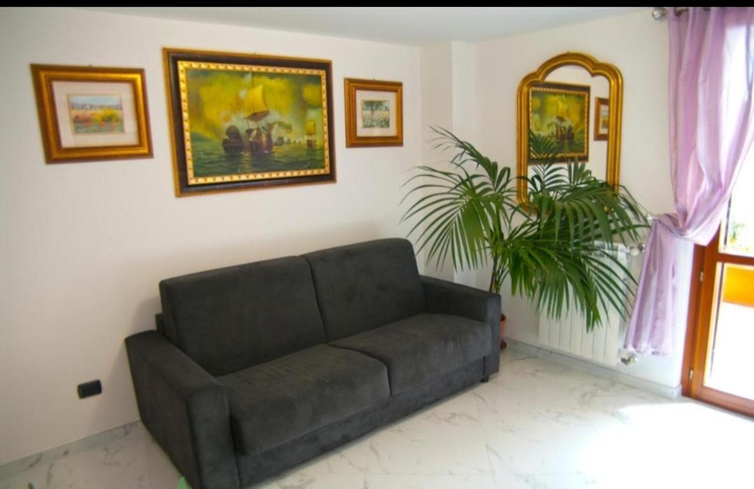 B&Byanet'S Beautiful House Civitavecchia Bagian luar foto