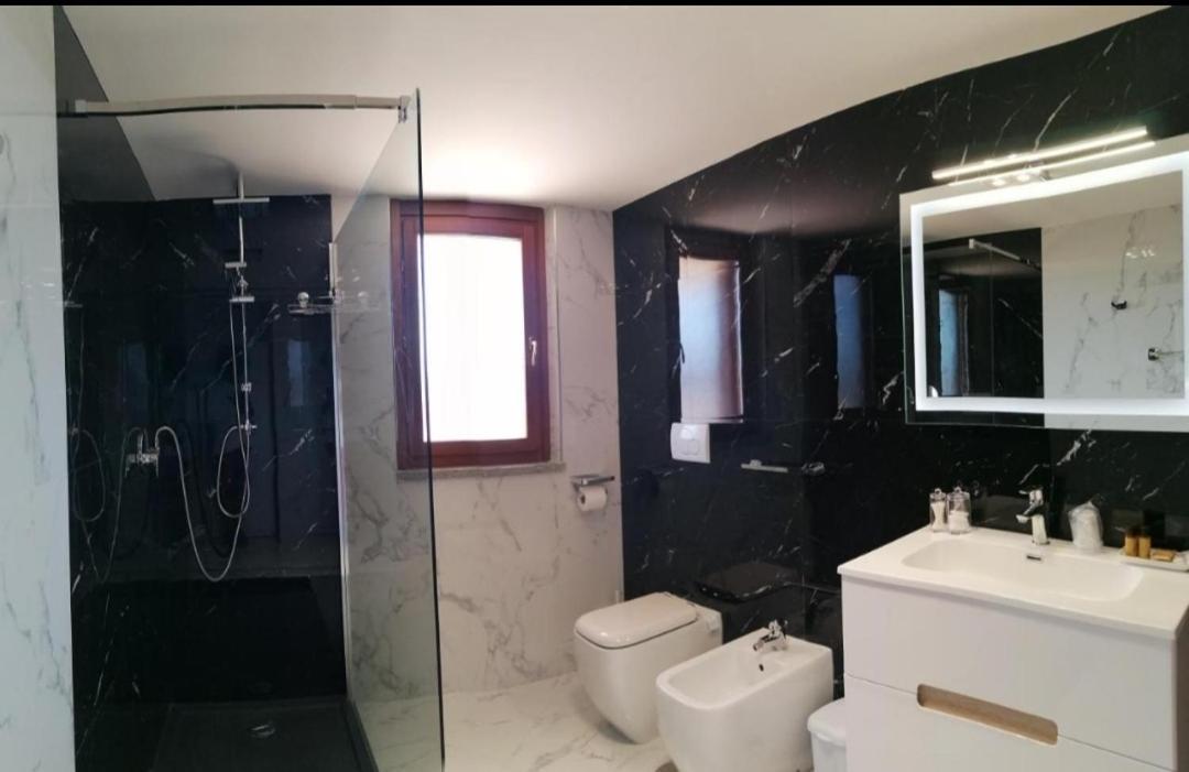 B&Byanet'S Beautiful House Civitavecchia Bagian luar foto