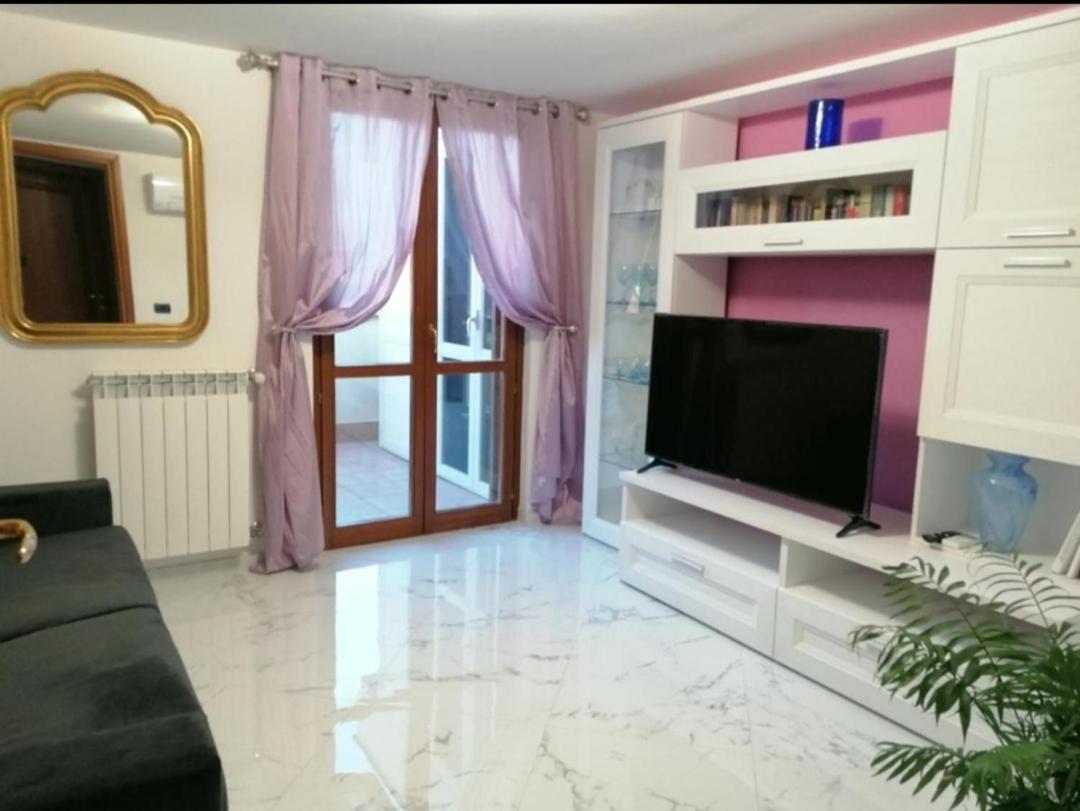 B&Byanet'S Beautiful House Civitavecchia Bagian luar foto